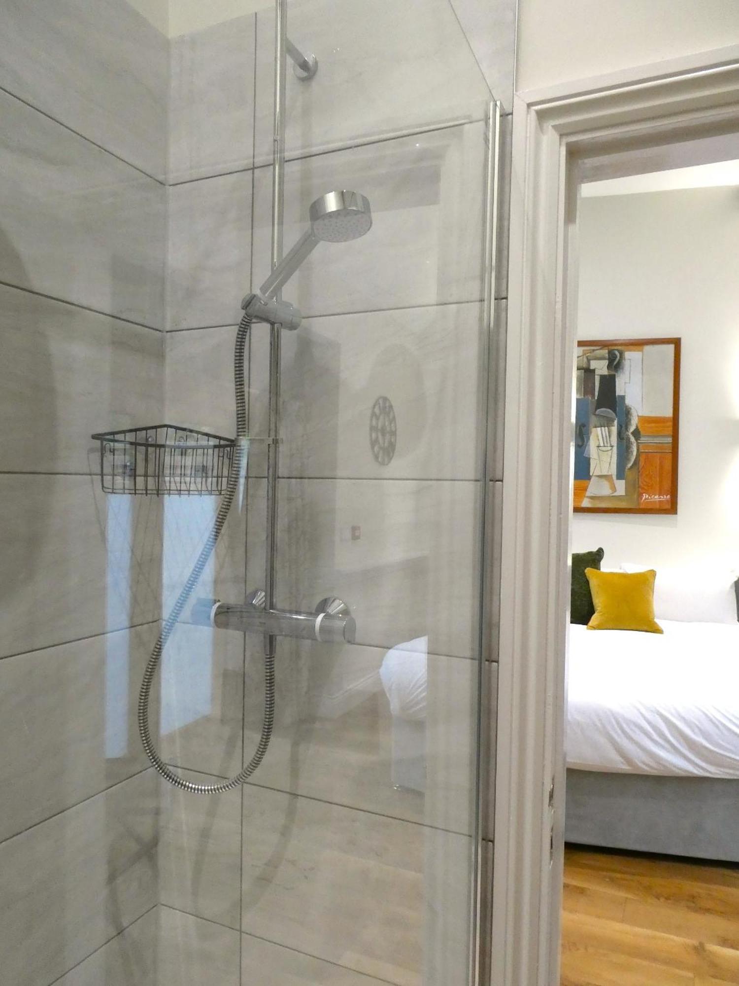 The Frocester Chambre photo